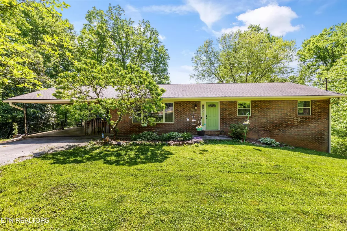 Knoxville, TN 37920,912 Lester Rd