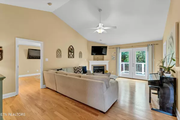 Corryton, TN 37721,7417 Openview LN