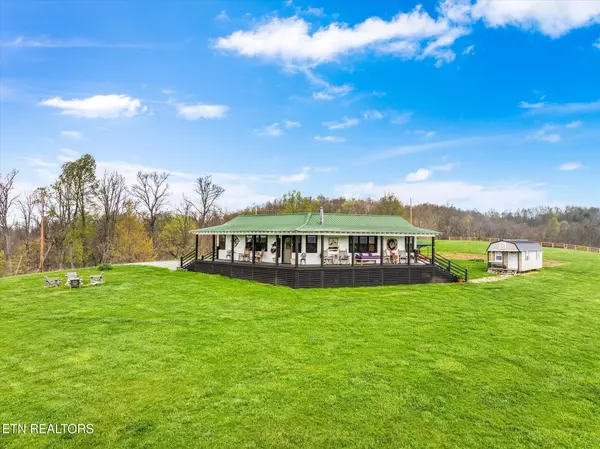 556 Jackson Hollow Rd, Thorn Hill, TN 37881