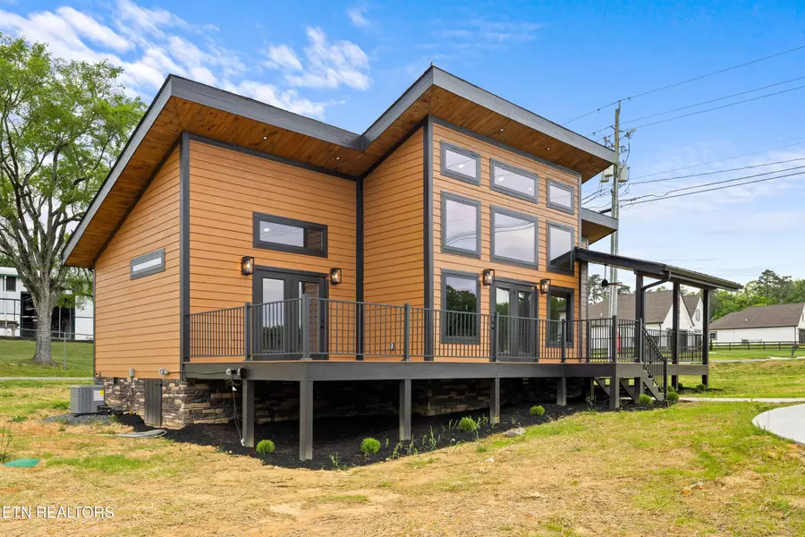 2304 Judson LN, Sevierville, TN 37876