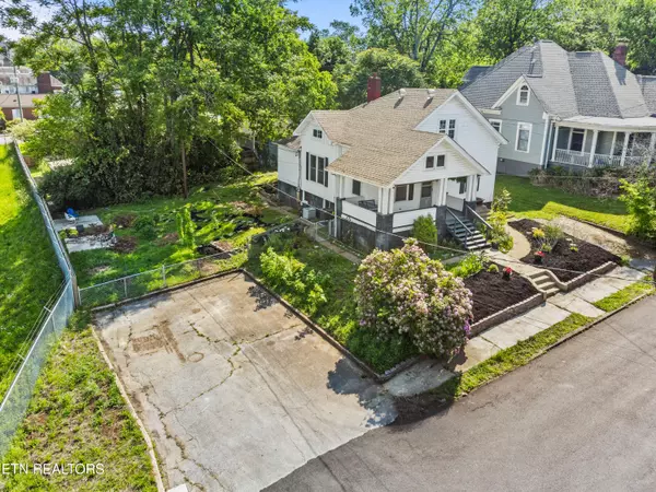 Knoxville, TN 37917,1018 Thompson PL