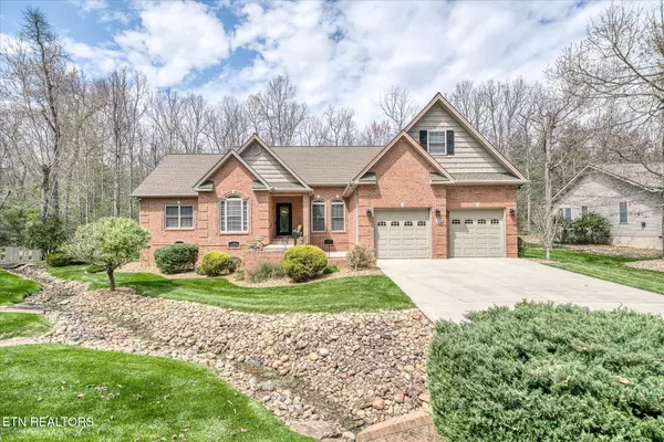 13 Holly CT, Crossville, TN 38558