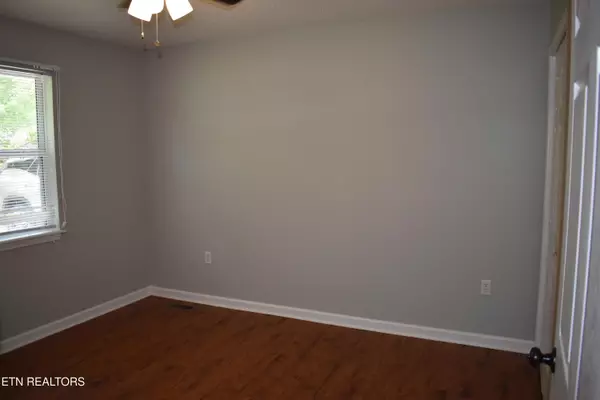 Sparta, TN 38583,33 Wood LN