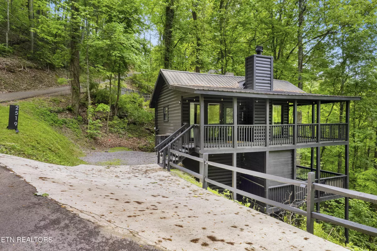 Sevierville, TN 37876,2519 Piney DR