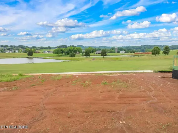 Loudon, TN 37774,717 Black Bear CIR