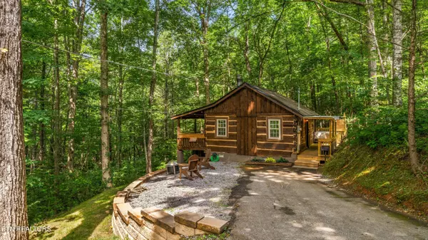 Gatlinburg, TN 37738,1131 Old Cartertown Rd
