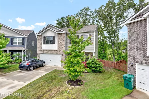 Knoxville, TN 37931,9701 War Admiral LN