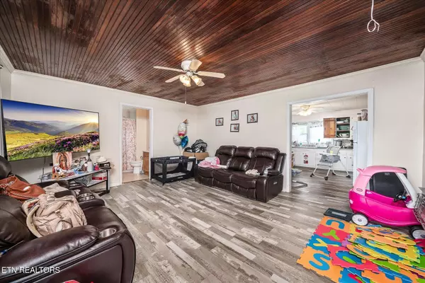 Baxter, TN 38544,10538 Nashville Hwy