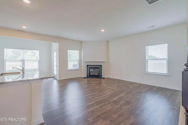 Oak Ridge, TN 37830,106 Gigi LN