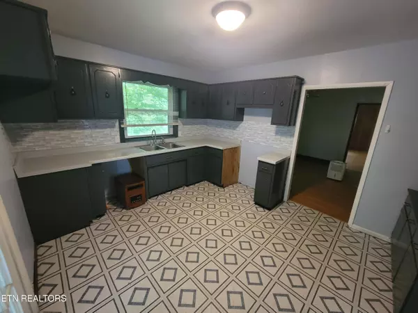 Walland, TN 37886,4402 Gamble LN