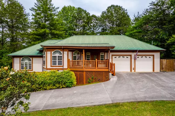 332 Pembroke DR, Sevierville, TN 37876