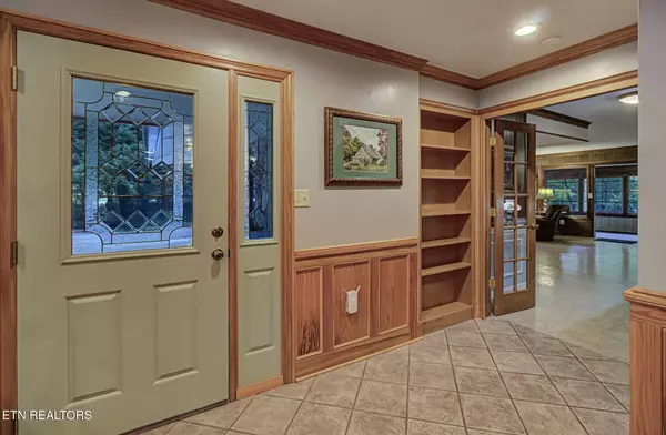Gatlinburg, TN 37738,315 Robin LN