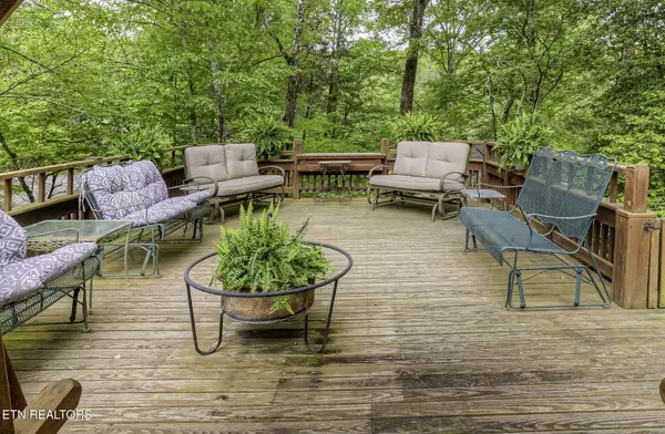 Gatlinburg, TN 37738,315 Robin LN