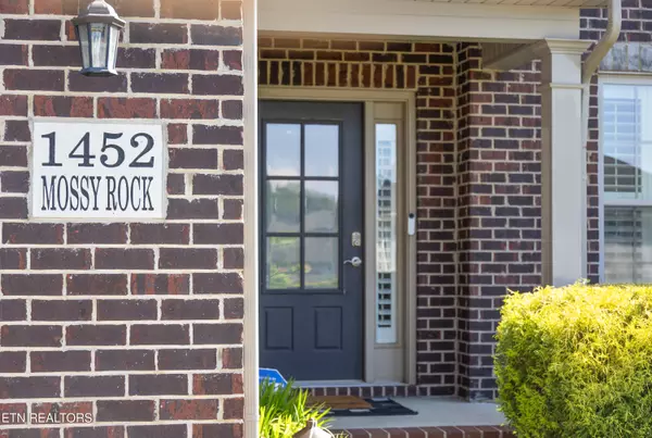 Knoxville, TN 37922,1452 Mossy Rock LN