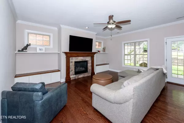 Knoxville, TN 37931,3336 Beaver Glade LN