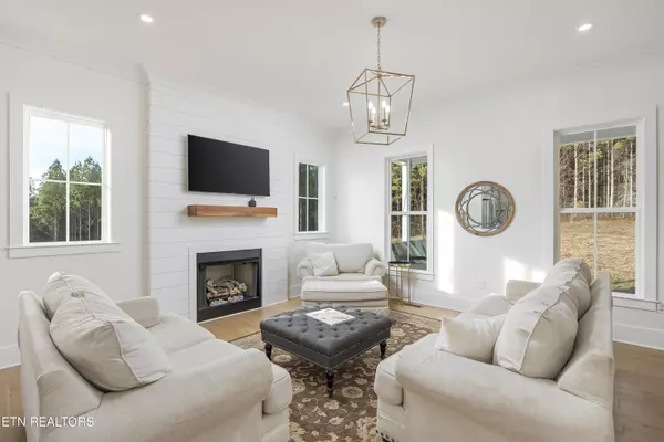 Charleston, TN 37310,819 Morgan Rd