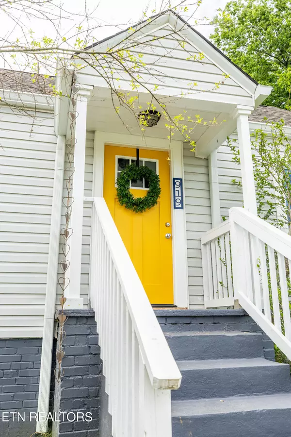 Maryville, TN 37803,919 Montgomery LN