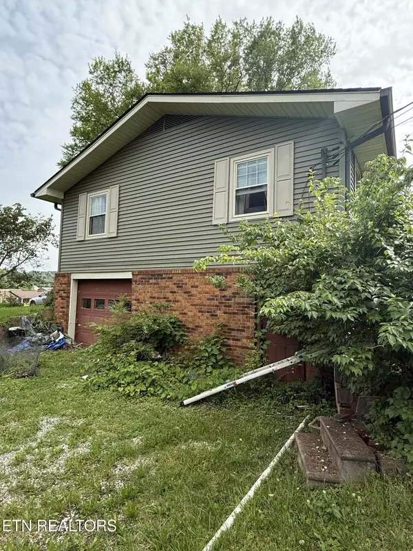 Strawberry Plains, TN 37871,2824 Vicksburg LN