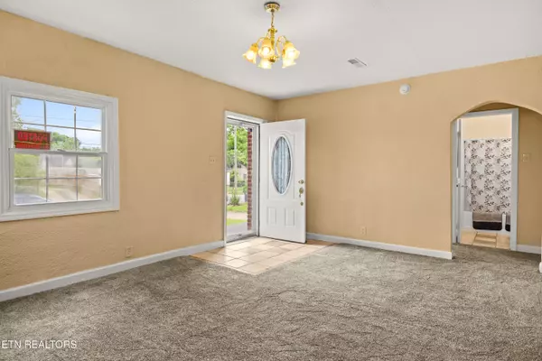 Knoxville, TN 37921,1717 Beaumont Ave