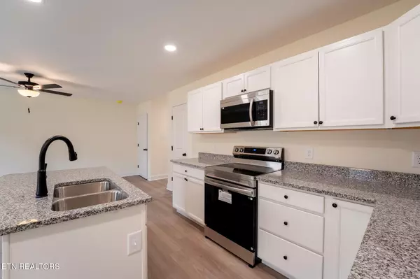 Knoxville, TN 37921,3525 Maggie Lynn WAY