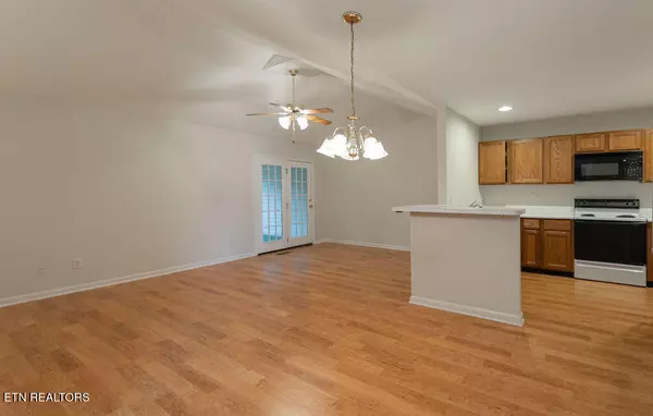 Lenoir City, TN 37771,132 Executive Meadows DR