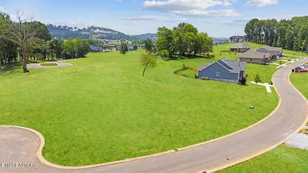 Loudon, TN 37774,840 Sedge LN