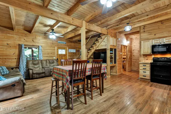 Benton, TN 37307,208 Charles Eaves LN