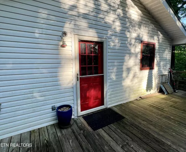 Kingston, TN 37763,1296 Paint Rock Rd