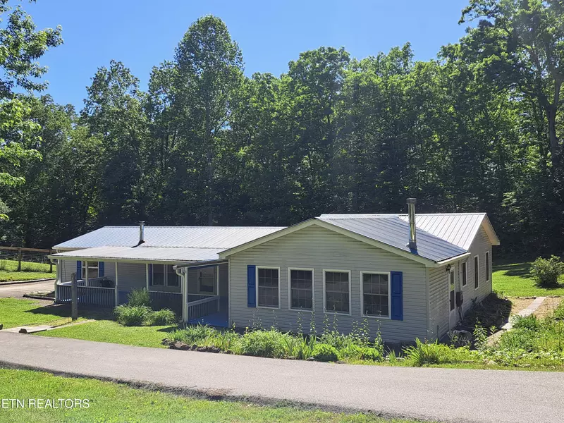 221 Catoosa Canyon DR, Crossville, TN 38571