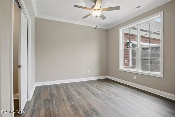 Lenoir City, TN 37771,366 Bittersweet LN