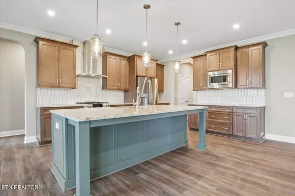 Lenoir City, TN 37771,366 Bittersweet LN