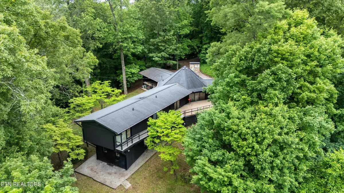 Knoxville, TN 37920,2420 Craghead LN
