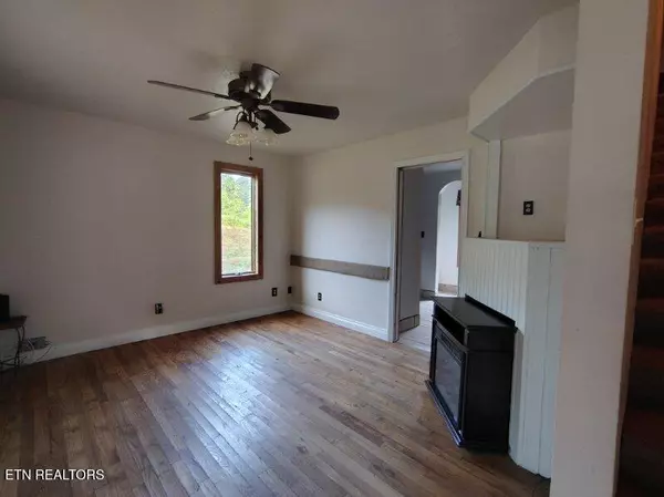 Tellico Plains, TN 37385,1935 fairview Rd