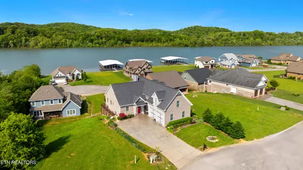 Loudon, TN 37774,338 Cape Lookout Light