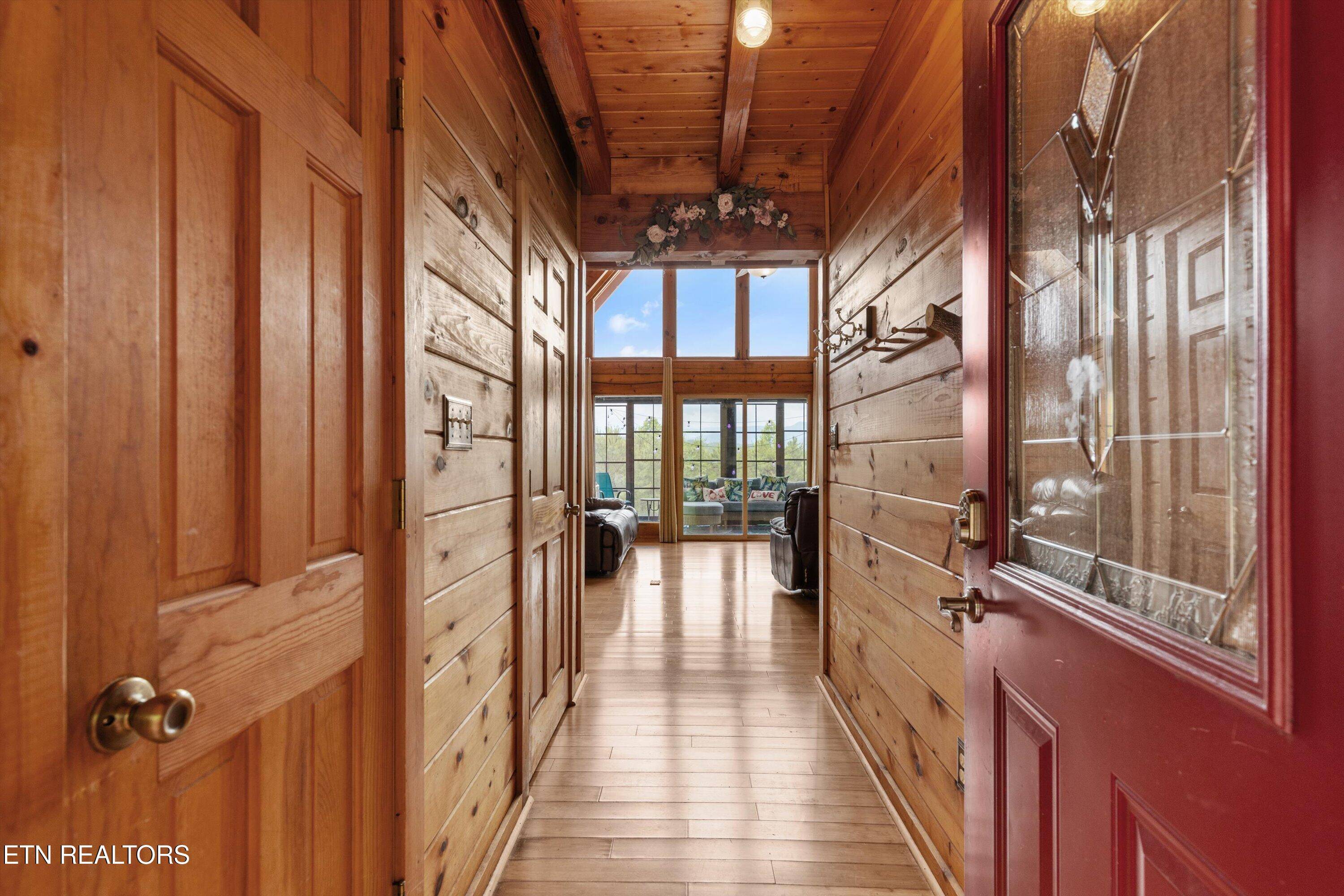 Sevierville, TN 37876,1949 Mountain View WAY