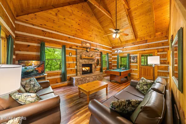 Gatlinburg, TN 37738,1626 Lake DR