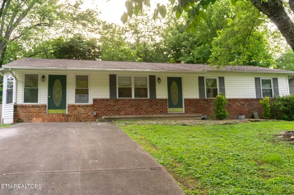 Knoxville, TN 37923,1049 Roswell Rd