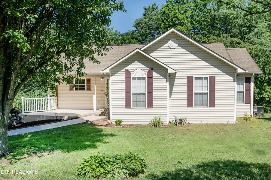 2460 Riverview Rd, Lenoir City, TN 37771