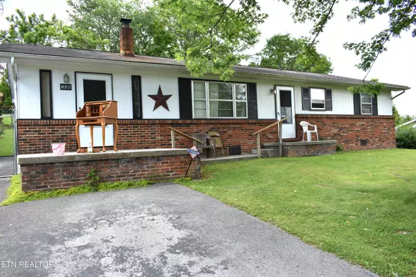 106 Walnut St, New Tazewell, TN 37825