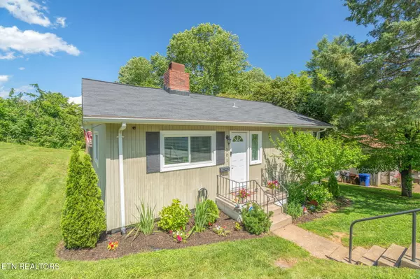 101 Temple Rd Rd, Oak Ridge, TN 37830