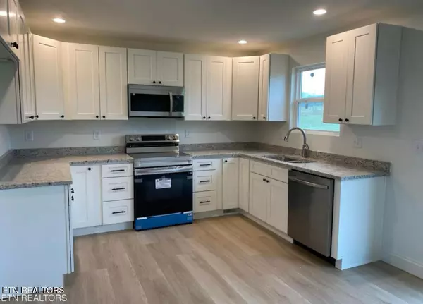 Madisonville, TN 37354,208 Terry LN
