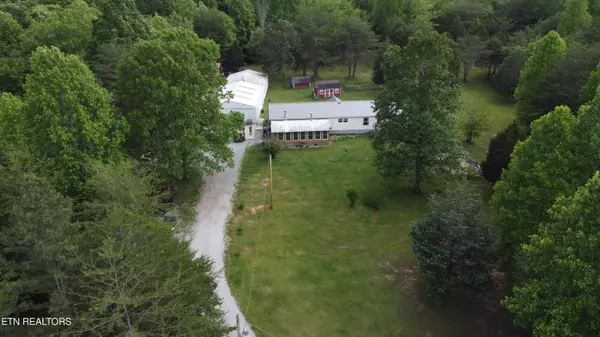 Mcminnville, TN 37110,406 Dara LN