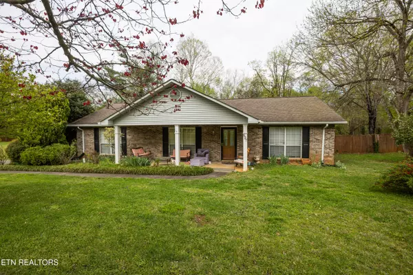 Maryville, TN 37803,827 Lafayette LN