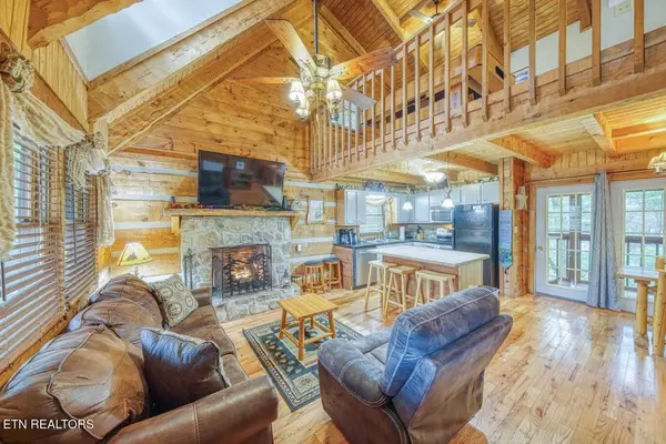 Gatlinburg, TN 37738,1136 Foothills DR