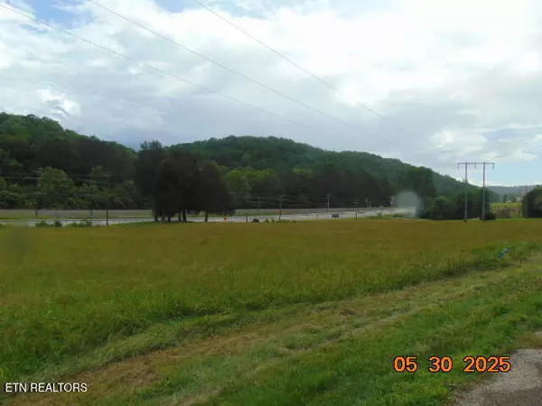 112 Ridgecrest (AKA Harriman Hwy) DR, Harriman, TN 37748