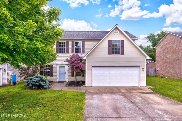 2040 Cartmill DR, Powell, TN 37849