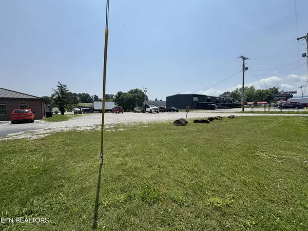 2527 Jacksboro PIKE, Jacksboro, TN 37757