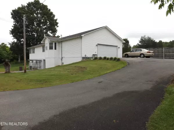 Tazewell, TN 37879,290 Highway 25e