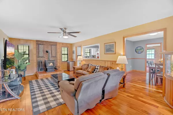 Rocky Top, TN 37769,844 Norris Fwy