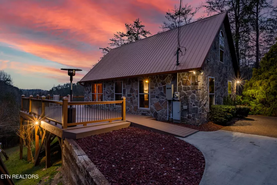 3325 Tekoa Mountain WAY, Sevierville, TN 37876